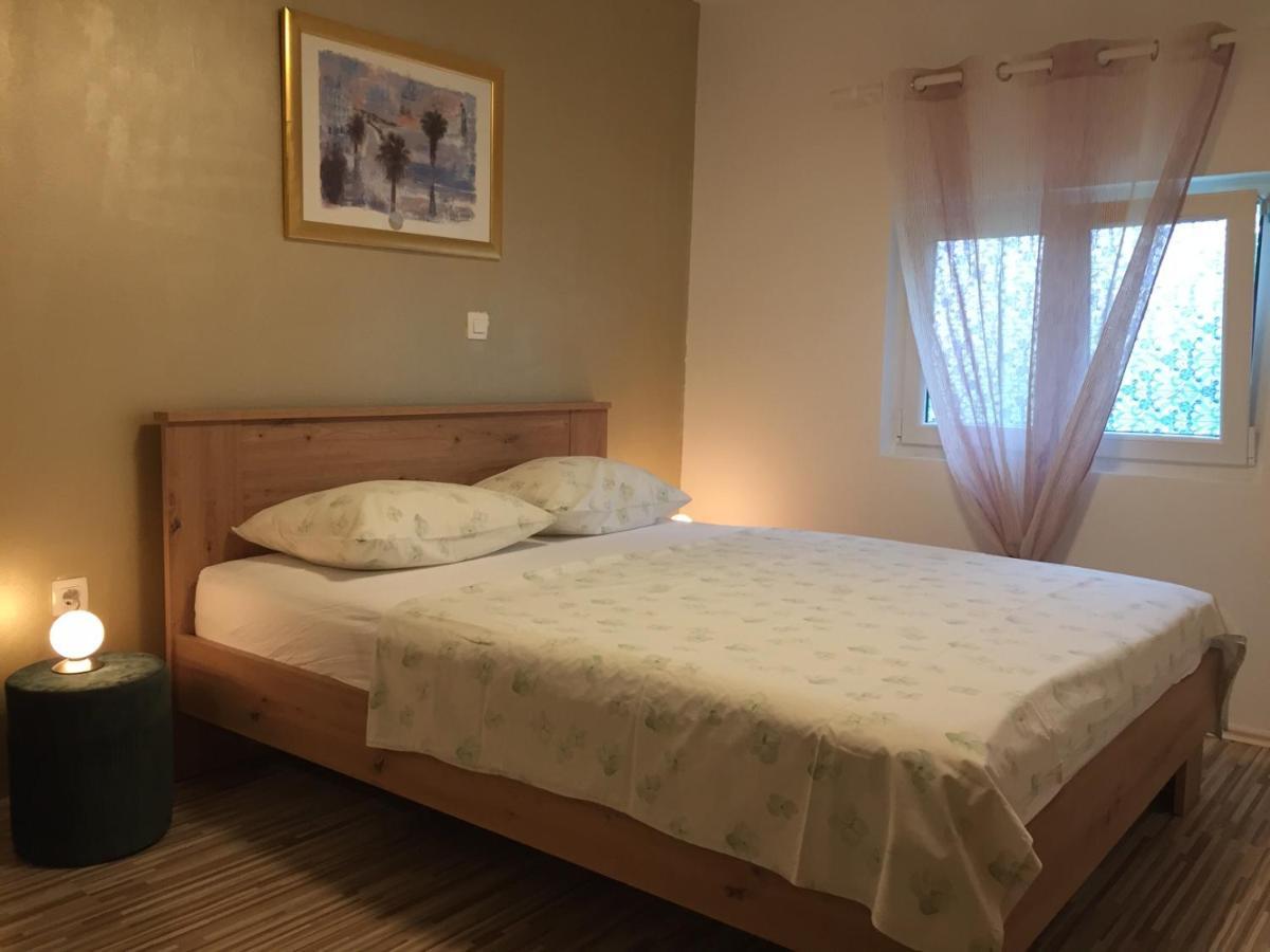 One-Bedroom Apartment, Wifi, Airco, Parking, Washing Machine, Grill Medulin Buitenkant foto