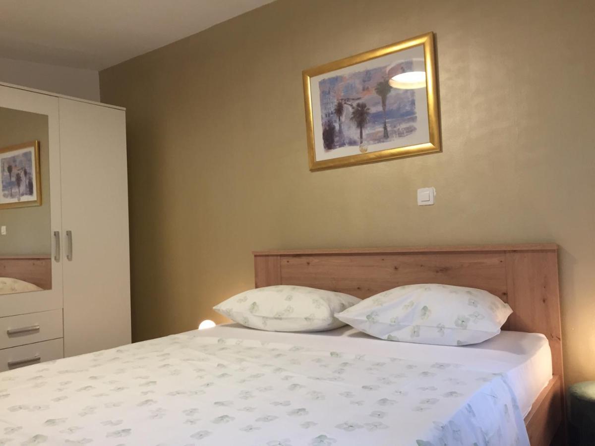 One-Bedroom Apartment, Wifi, Airco, Parking, Washing Machine, Grill Medulin Buitenkant foto