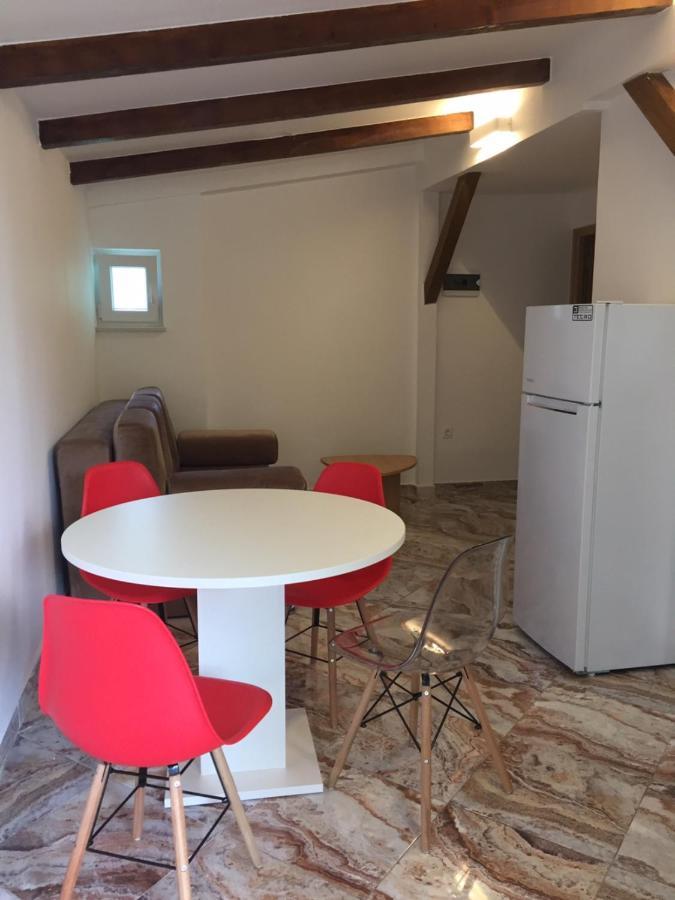 One-Bedroom Apartment, Wifi, Airco, Parking, Washing Machine, Grill Medulin Buitenkant foto