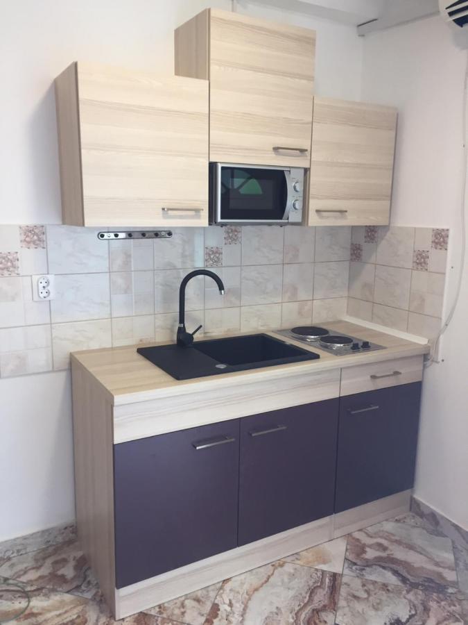 One-Bedroom Apartment, Wifi, Airco, Parking, Washing Machine, Grill Medulin Buitenkant foto