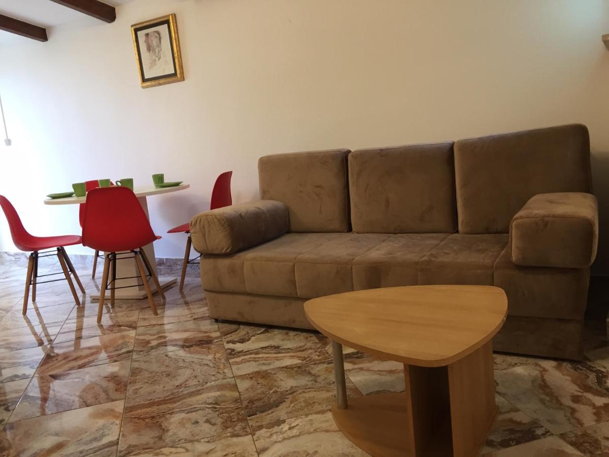 One-Bedroom Apartment, Wifi, Airco, Parking, Washing Machine, Grill Medulin Buitenkant foto