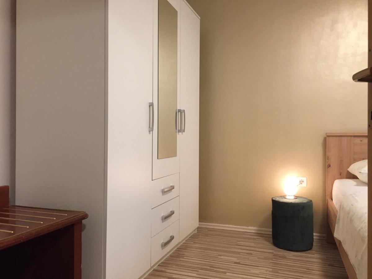One-Bedroom Apartment, Wifi, Airco, Parking, Washing Machine, Grill Medulin Buitenkant foto